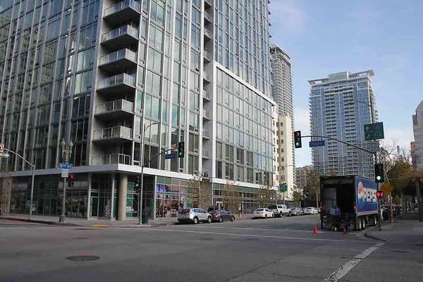 9th &amp; Hope-147