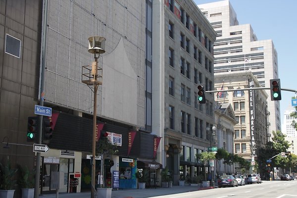 4th St and Main St DTLA bonus