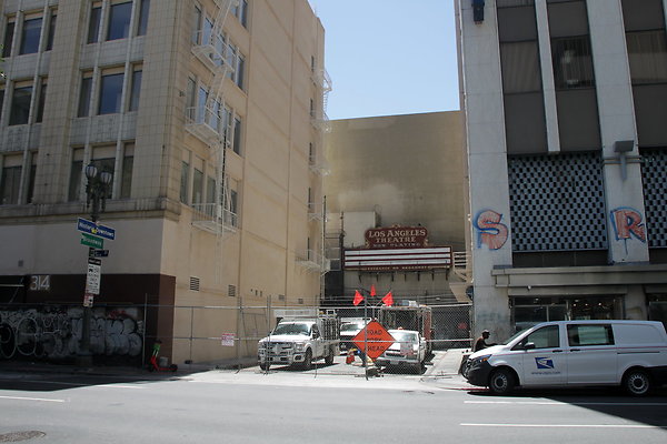 Lindley Pl alley at 6th Street