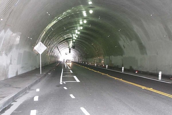2nd St Tunnel-104