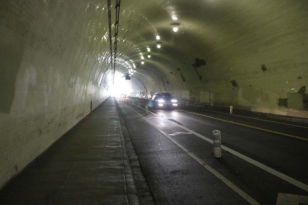 2nd St Tunnel-110