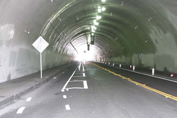 2nd St Tunnel-103
